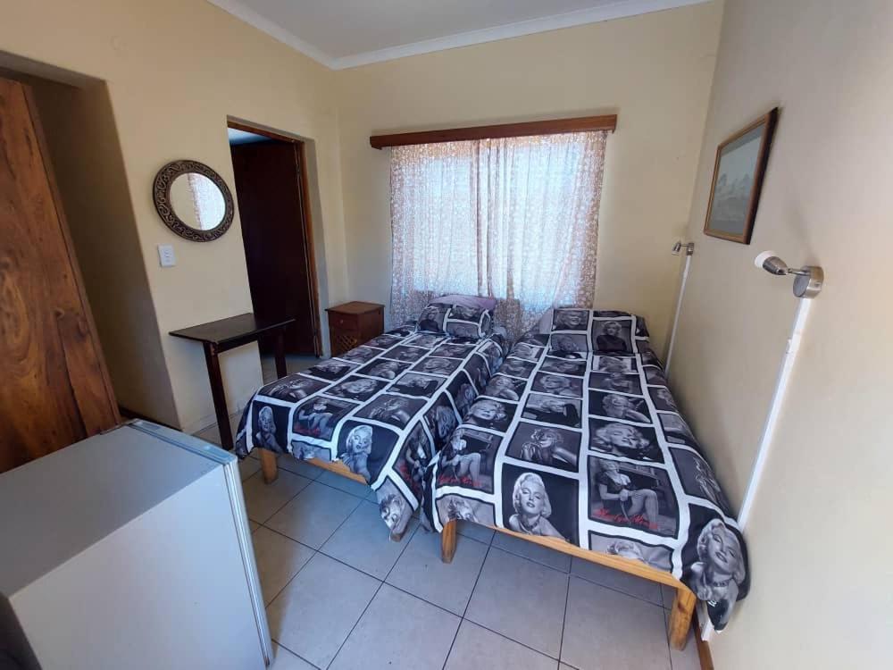 Skippers Backpackers Cc Walvis Bay Dış mekan fotoğraf