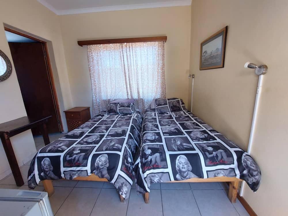 Skippers Backpackers Cc Walvis Bay Dış mekan fotoğraf