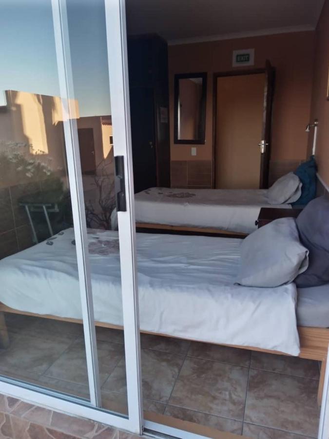 Skippers Backpackers Cc Walvis Bay Dış mekan fotoğraf