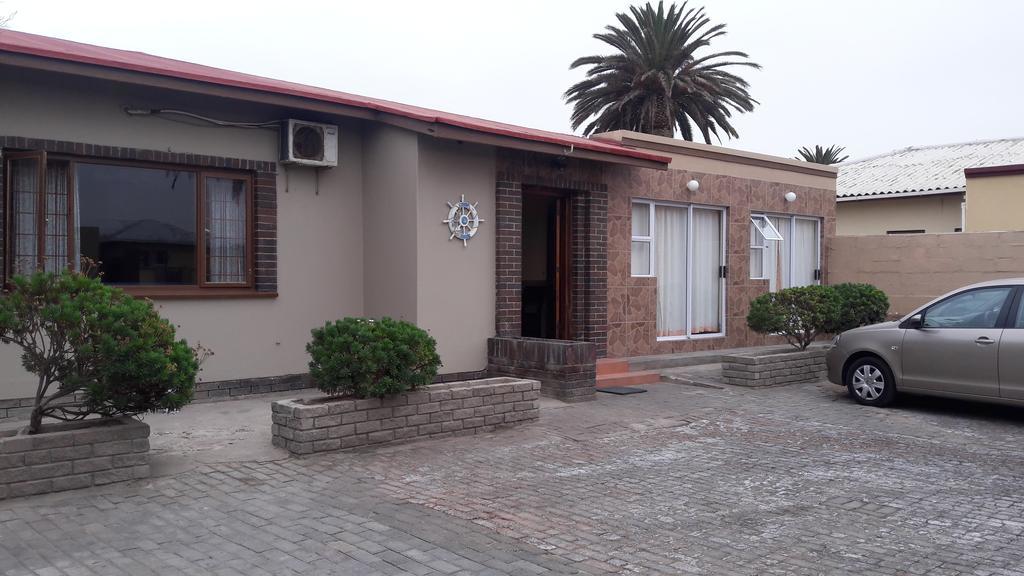 Skippers Backpackers Cc Walvis Bay Dış mekan fotoğraf